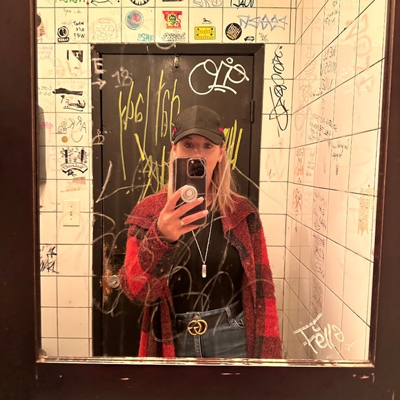 Meet your Posher, Victoria - Picture 1 of 1